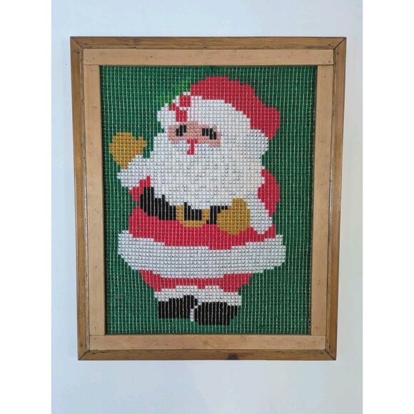 Vintage 1970s Latchhook Santa Clause Christmas Wall Hanging Framed 22" X 27" - Picture 2 of 3